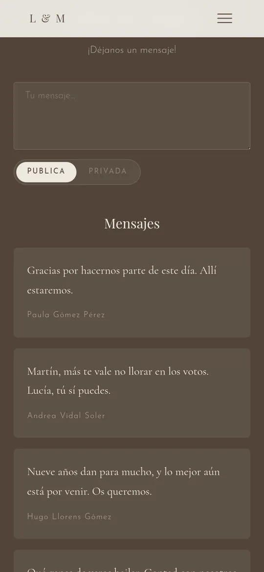 Libro de visitas con mensajes de los invitados a la pareja